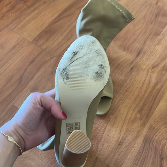 Booty heels - Picture 4 of 4